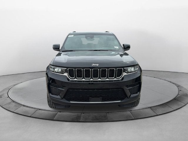 2027 Jeep Grand Cherokee GRAND CHEROKEE LAREDO X 4X2