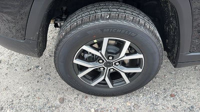 2027 Jeep Grand Cherokee GRAND CHEROKEE LAREDO X 4X2