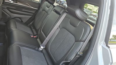 2027 Jeep Grand Cherokee Laredo Altitude