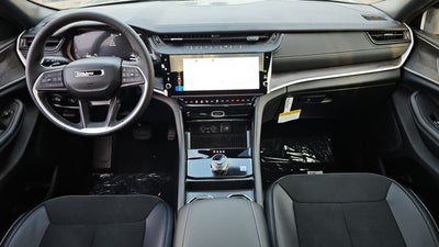2027 Jeep Grand Cherokee Laredo Altitude