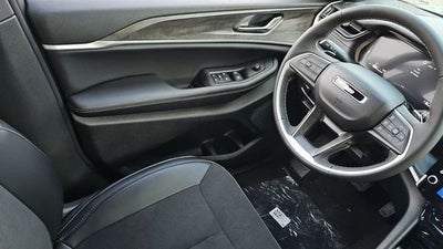 2027 Jeep Grand Cherokee Laredo Altitude