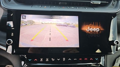 2027 Jeep Grand Cherokee Laredo Altitude