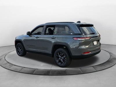 2027 Jeep Grand Cherokee Laredo Altitude