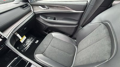 2026 Jeep Grand Cherokee GRAND CHEROKEE LAREDO ALTITUDE 4X2