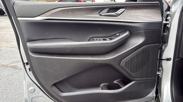 2026 Jeep Grand Cherokee GRAND CHEROKEE LAREDO ALTITUDE 4X2