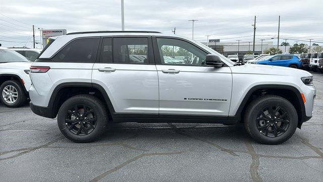2026 Jeep Grand Cherokee GRAND CHEROKEE LAREDO ALTITUDE 4X2