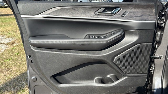 2025 Jeep Grand Cherokee GRAND CHEROKEE LIMITED 4X2