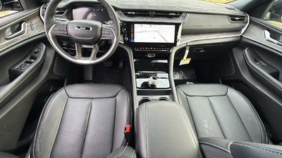 2027 Jeep Grand Cherokee GRAND CHEROKEE LIMITED 4X2