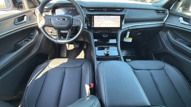 2027 Jeep Grand Cherokee GRAND CHEROKEE LIMITED 4X2
