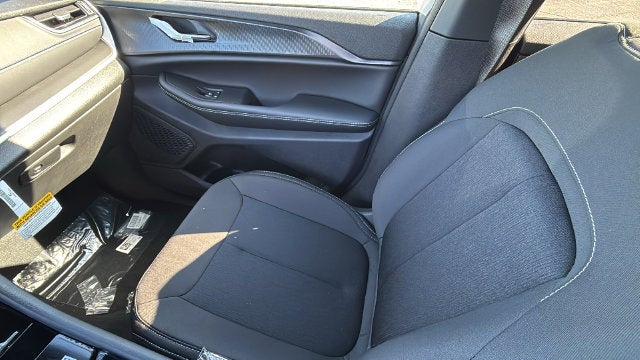 2027 Jeep Grand Cherokee GRAND CHEROKEE LAREDO X 4X4
