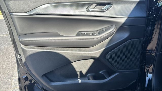 2027 Jeep Grand Cherokee GRAND CHEROKEE LAREDO X 4X4