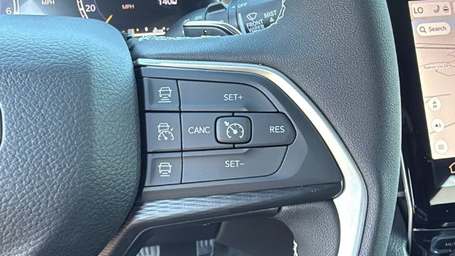 2027 Jeep Grand Cherokee GRAND CHEROKEE LAREDO X 4X4