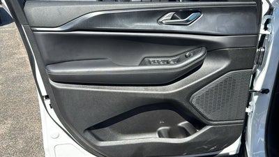 2027 Jeep Grand Cherokee GRAND CHEROKEE LAREDO X 4X4