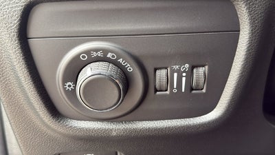 2027 Jeep Grand Cherokee GRAND CHEROKEE LAREDO X 4X4