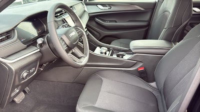 2027 Jeep Grand Cherokee GRAND CHEROKEE LAREDO X 4X4