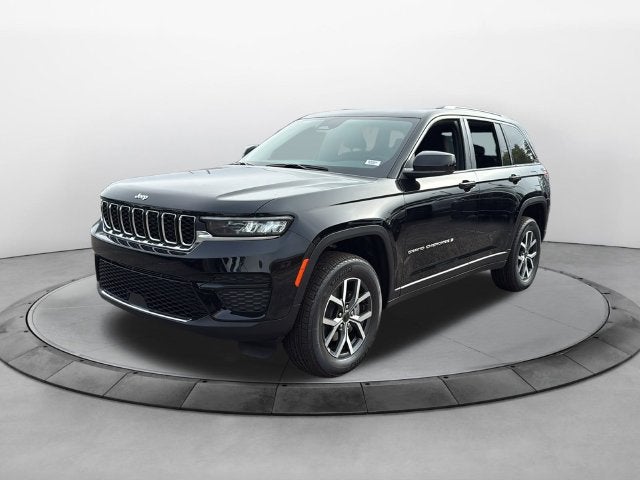 2027 Jeep Grand Cherokee GRAND CHEROKEE LAREDO X 4X4