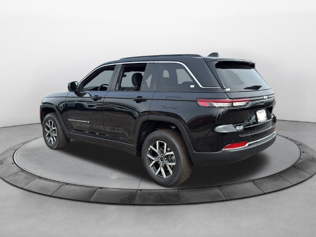 2027 Jeep Grand Cherokee GRAND CHEROKEE LAREDO X 4X4