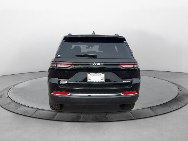 2027 Jeep Grand Cherokee GRAND CHEROKEE LAREDO X 4X4