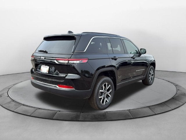 2027 Jeep Grand Cherokee GRAND CHEROKEE LAREDO X 4X4
