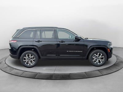 2027 Jeep Grand Cherokee GRAND CHEROKEE LAREDO X 4X4