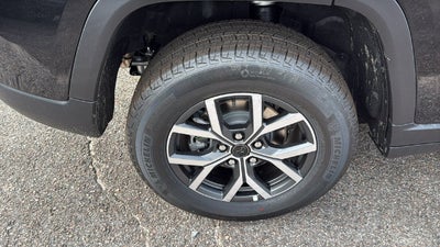 2027 Jeep Grand Cherokee GRAND CHEROKEE LAREDO X 4X4