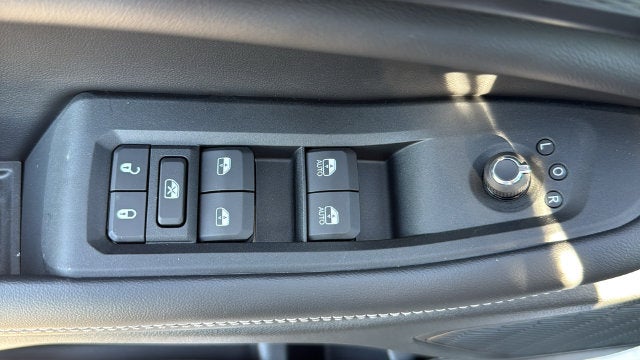 2027 Jeep Grand Cherokee GRAND CHEROKEE LAREDO X 4X4