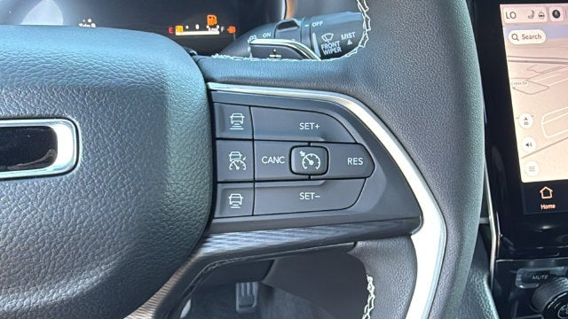 2027 Jeep Grand Cherokee GRAND CHEROKEE LAREDO X 4X4