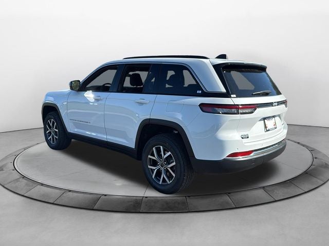 2027 Jeep Grand Cherokee GRAND CHEROKEE LAREDO X 4X4