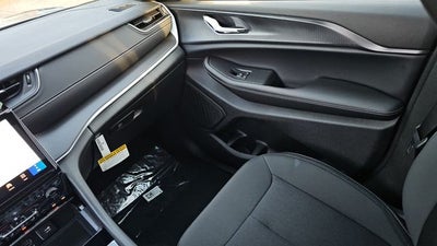 2027 Jeep Grand Cherokee Laredo X
