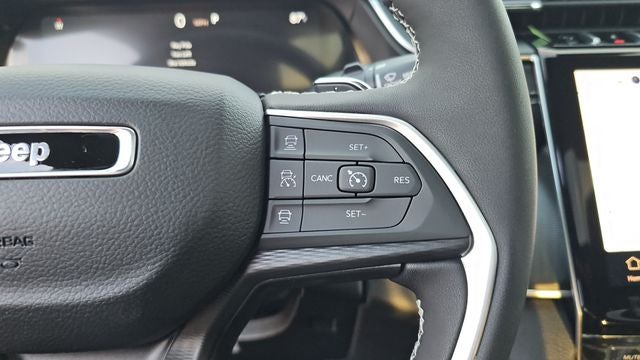 2027 Jeep Grand Cherokee Laredo X