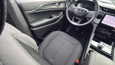 2027 Jeep Grand Cherokee GRAND CHEROKEE LAREDO 4X4