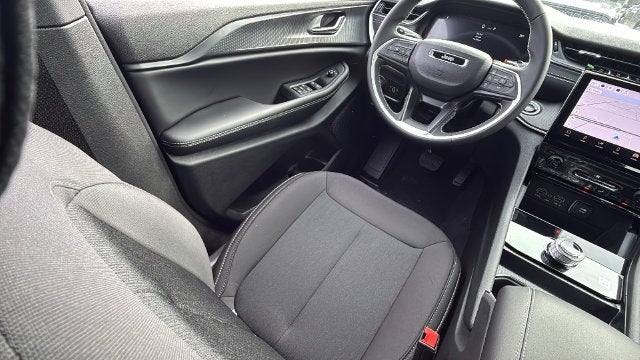 2027 Jeep Grand Cherokee GRAND CHEROKEE LAREDO 4X4