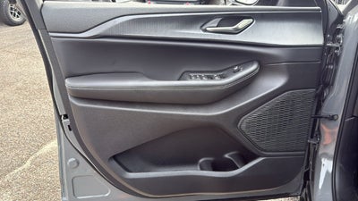 2027 Jeep Grand Cherokee GRAND CHEROKEE LAREDO 4X4
