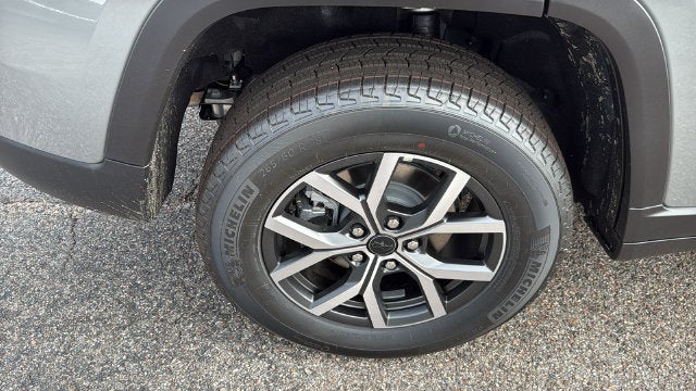 2027 Jeep Grand Cherokee GRAND CHEROKEE LAREDO 4X4