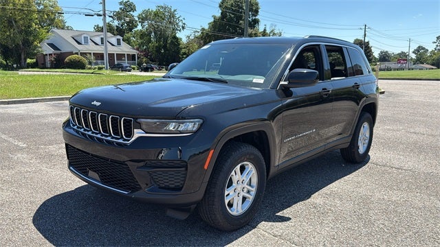 2025 Jeep Grand Cherokee GRAND CHEROKEE LAREDO 4X4