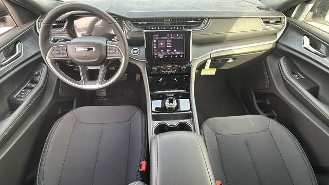 2026 Jeep Grand Cherokee GRAND CHEROKEE LAREDO X 4X4