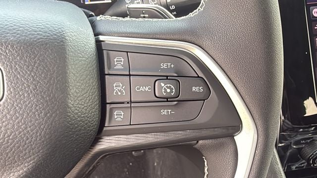 2026 Jeep Grand Cherokee GRAND CHEROKEE LAREDO X 4X4