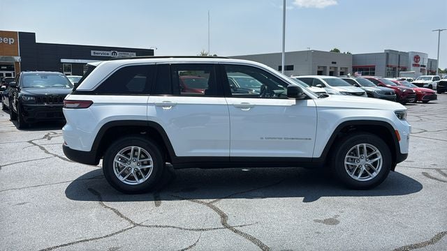 2026 Jeep Grand Cherokee GRAND CHEROKEE LAREDO X 4X4