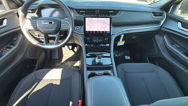 2027 Jeep Grand Cherokee GRAND CHEROKEE LAREDO 4X4