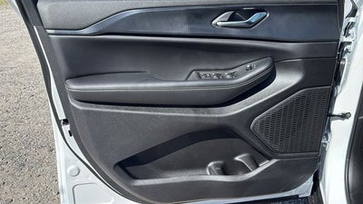 2027 Jeep Grand Cherokee GRAND CHEROKEE LAREDO 4X4