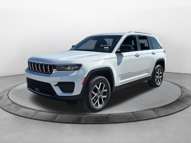 2027 Jeep Grand Cherokee GRAND CHEROKEE LAREDO 4X4