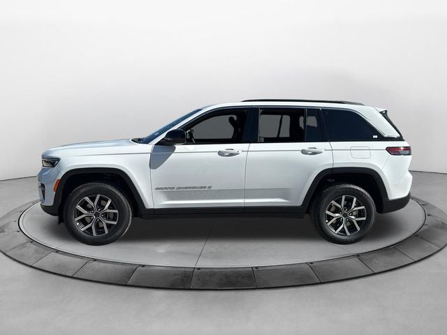 2027 Jeep Grand Cherokee GRAND CHEROKEE LAREDO 4X4