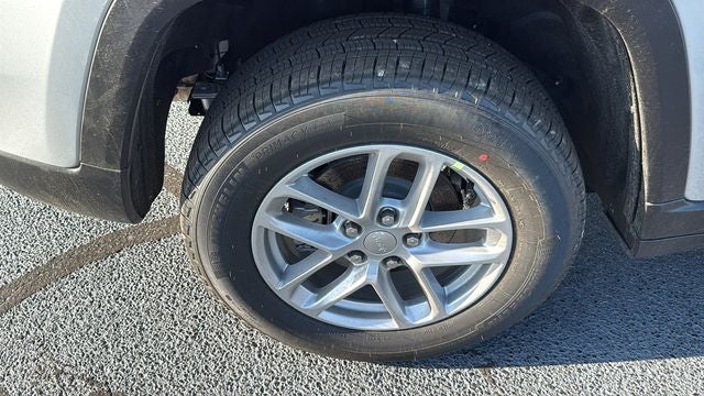 2026 Jeep Grand Cherokee GRAND CHEROKEE LAREDO X 4X4