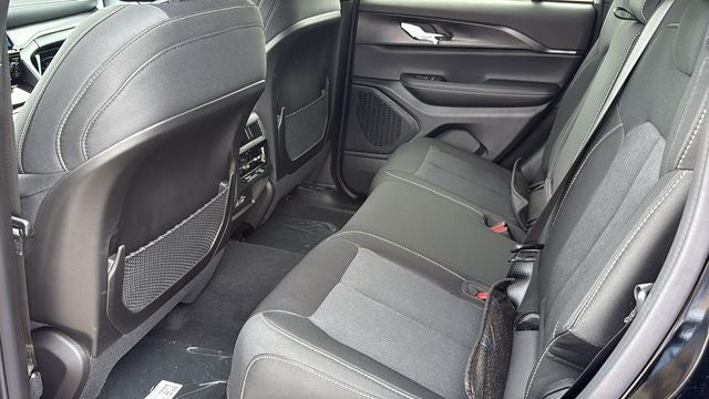 2027 Jeep Grand Cherokee GRAND CHEROKEE LAREDO 4X4