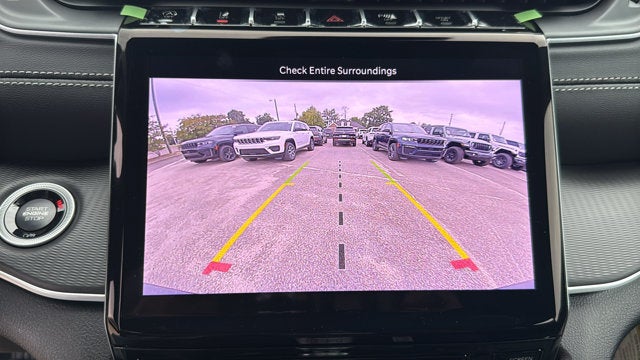 2027 Jeep Grand Cherokee GRAND CHEROKEE LAREDO 4X4