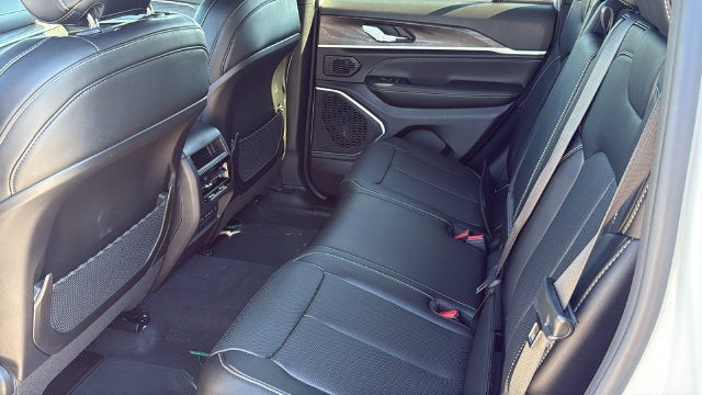 2027 Jeep Grand Cherokee GRAND CHEROKEE LIMITED RESERVE 4X4