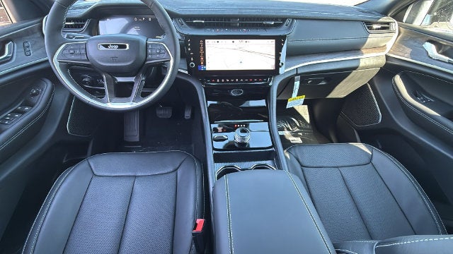 2027 Jeep Grand Cherokee GRAND CHEROKEE LIMITED RESERVE 4X4
