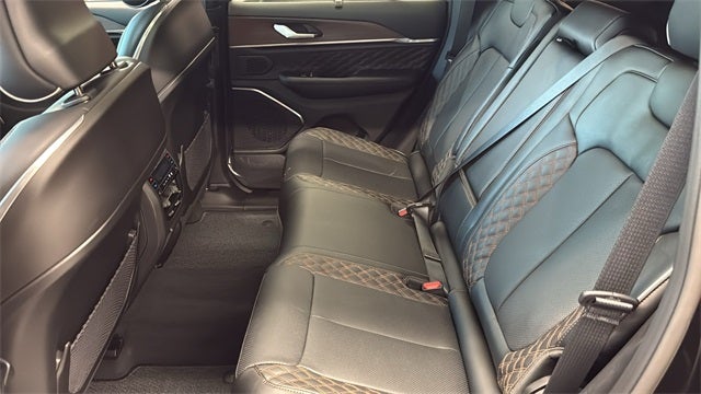 2025 Jeep Grand Cherokee GRAND CHEROKEE SUMMIT 4X4