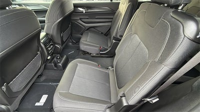 2025 Jeep Grand Cherokee GRAND CHEROKEE L LAREDO X 4X2