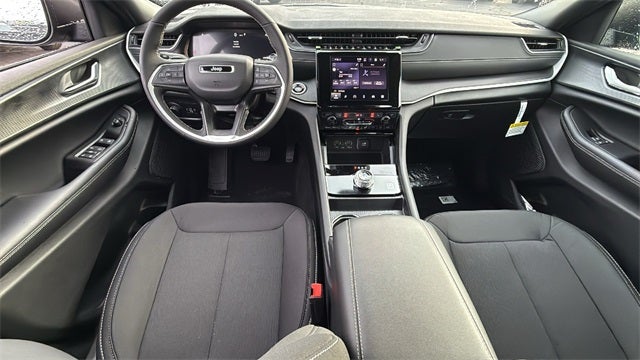 2025 Jeep Grand Cherokee GRAND CHEROKEE L LAREDO X 4X2